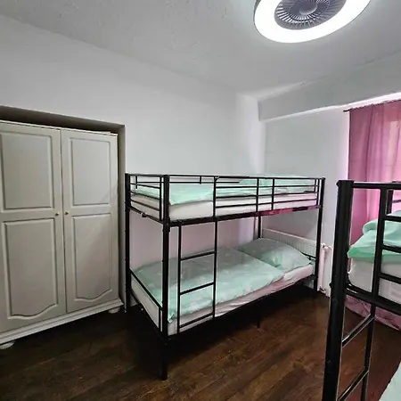 Bermuda Hostel Lesce (Upper Carniola)