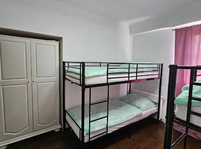 Bermuda Hostel Lesce (Upper Carniola)