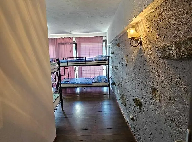 Bermuda Lesce (Upper Carniola)